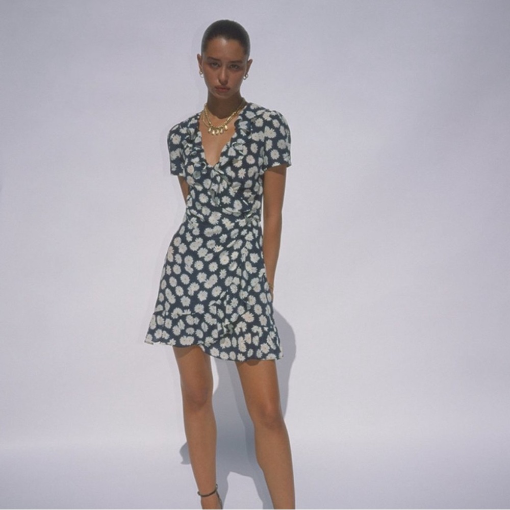 Realisation Par Valentina Mini Dress; size Small; navy with daisies